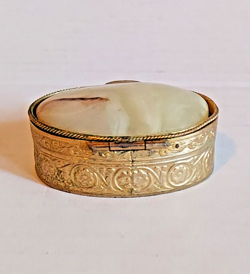 Vtg Italian Onyx Pill Box, Gold Tone Metal & Pale Green Agate, Small