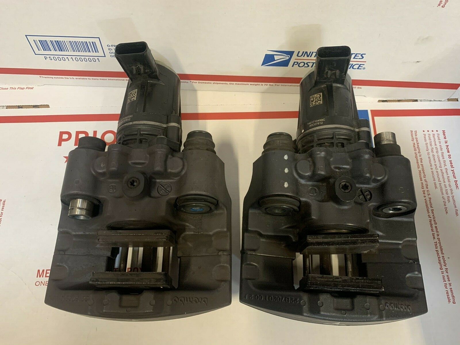 TESLA MODEL S LEFT AND RIGHT Parking Brake Caliper 102125200D 1021250