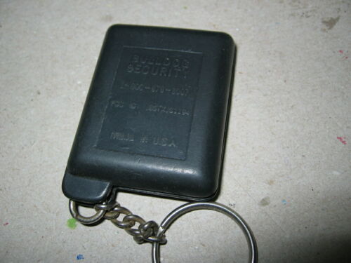 Bulldog Security 4 Button J3STXJ1194 Transmitter Remote 303 MHz Key Fob Red LED - Picture 3 of 4