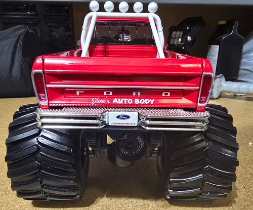 GREENLIGHT 1/18 FIRSTBLOOD KINGS OF CRUNCH 1974 FORD F250 W/ 66IN TIRES - Picture 6 of 11