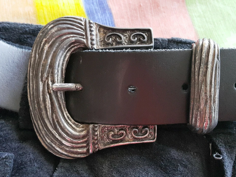 PANTALONES CORTOS VINTAGE AUTÉNTICOS STREET ONE DE CUERO NEGRO PARA MUJER CON CINTURÓN:S Foto 4 de 4