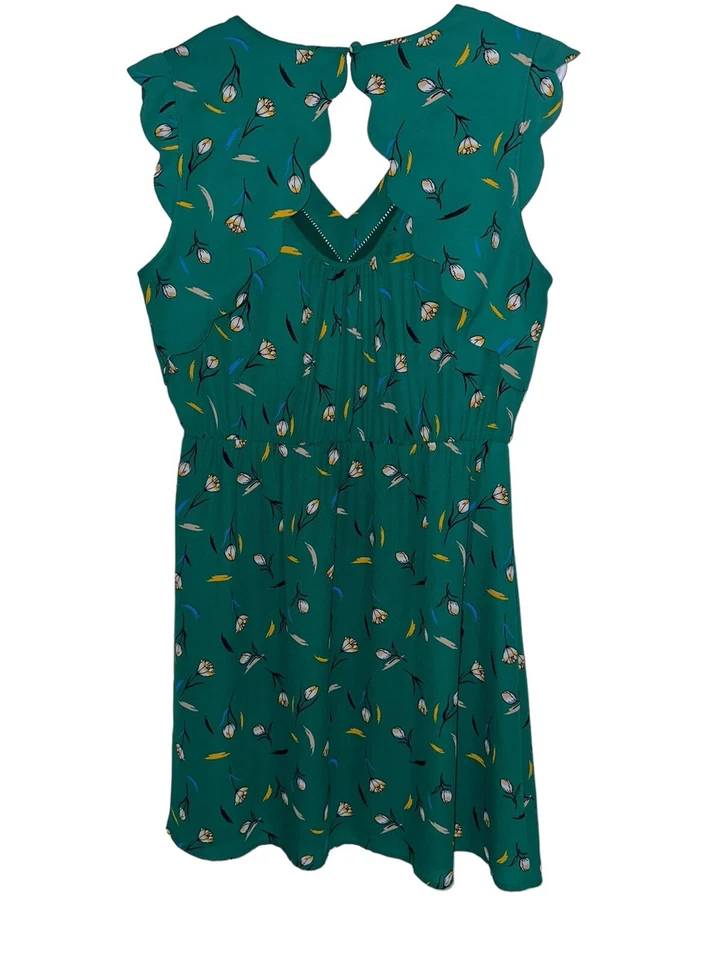 Vestido 41 HAWTHORN Medianoche Detalle Vieira Talla Pequeña LP Verde Floral Espalda Abierta Foto 2 de 4