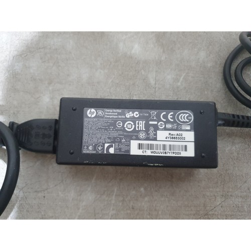 HP HSTNN-LA40 Netzteil AC Adapter schwarz 19,5V 2,31A 45W für TPN-C125 Laptops