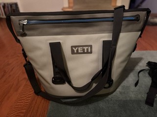 YETI Portable Soft Sided Cooler Tote Bag in Gray and Black Tote Style