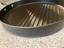 Select by Calphalon Bratpfanne Pfanne Antihaftbeschichtet Schwarz Griff Aufhängeschlaufe