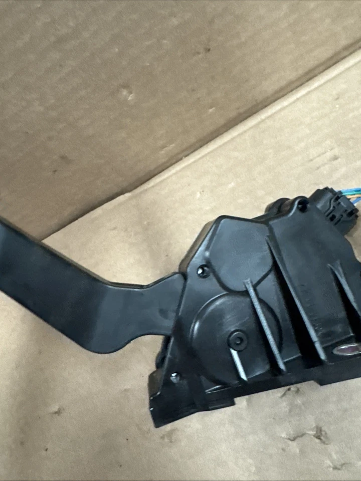 2014 2015 2016 2017 Subaru XV Crosstrek híbrido pedal de gasolina acelerador combustible 33125 Foto 3 de 4