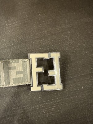 FENDI グレー レザーベルト レディース 8C0670 AAIW 未使用品 FENDI Women's Grey Skinny Calf Leather Belt, Gold Hardware