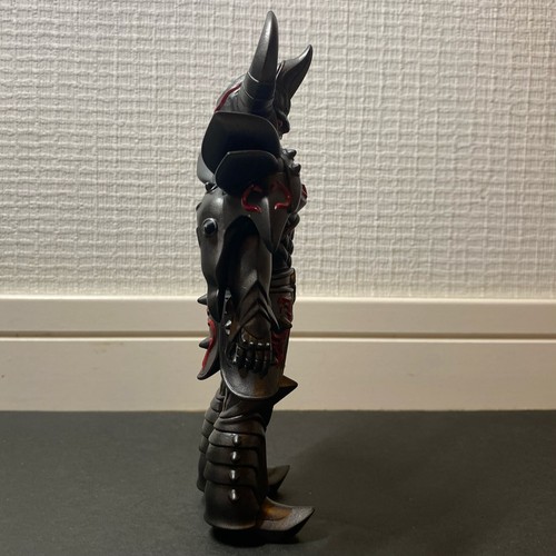 Ultraman Armored Darkness Sofubi Figure - Picture 2 of 6