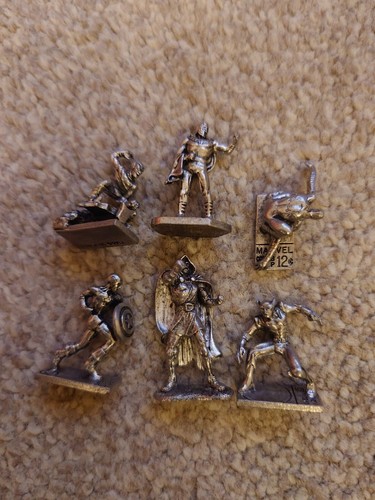 Monopoly Marvel Universe Edition Board Game HASBRO 2011 - Picture 9 of 12
