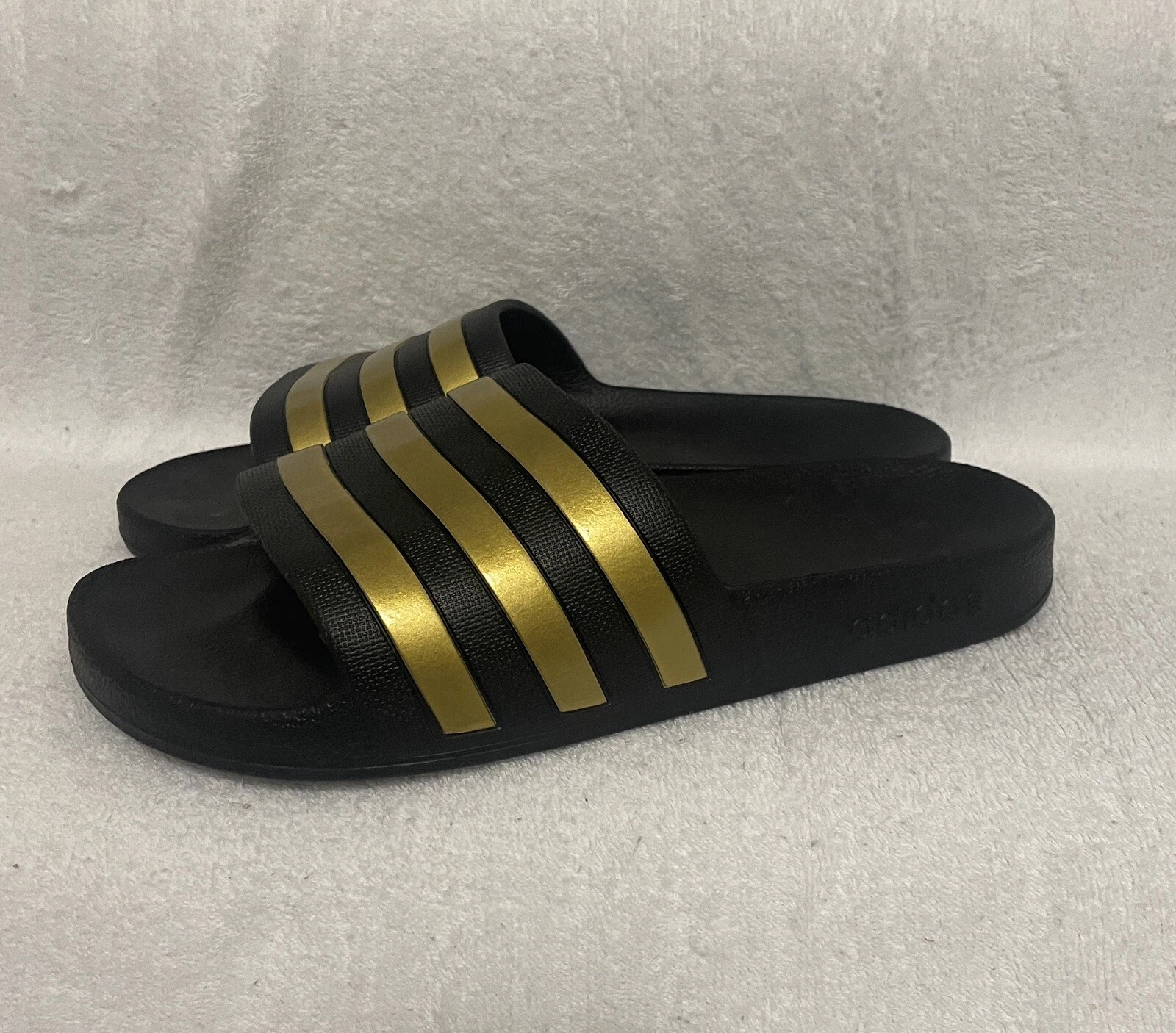 NUOVE ADIDAS Adilette Aqua Unisex Uomo 9 Donna 10 Nero Righe Oro Nuove con scatola