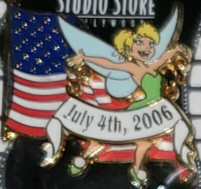  Disney DSF Soda Fountain 4th of July 2006 Tinker Bell Dangle Flag Pin