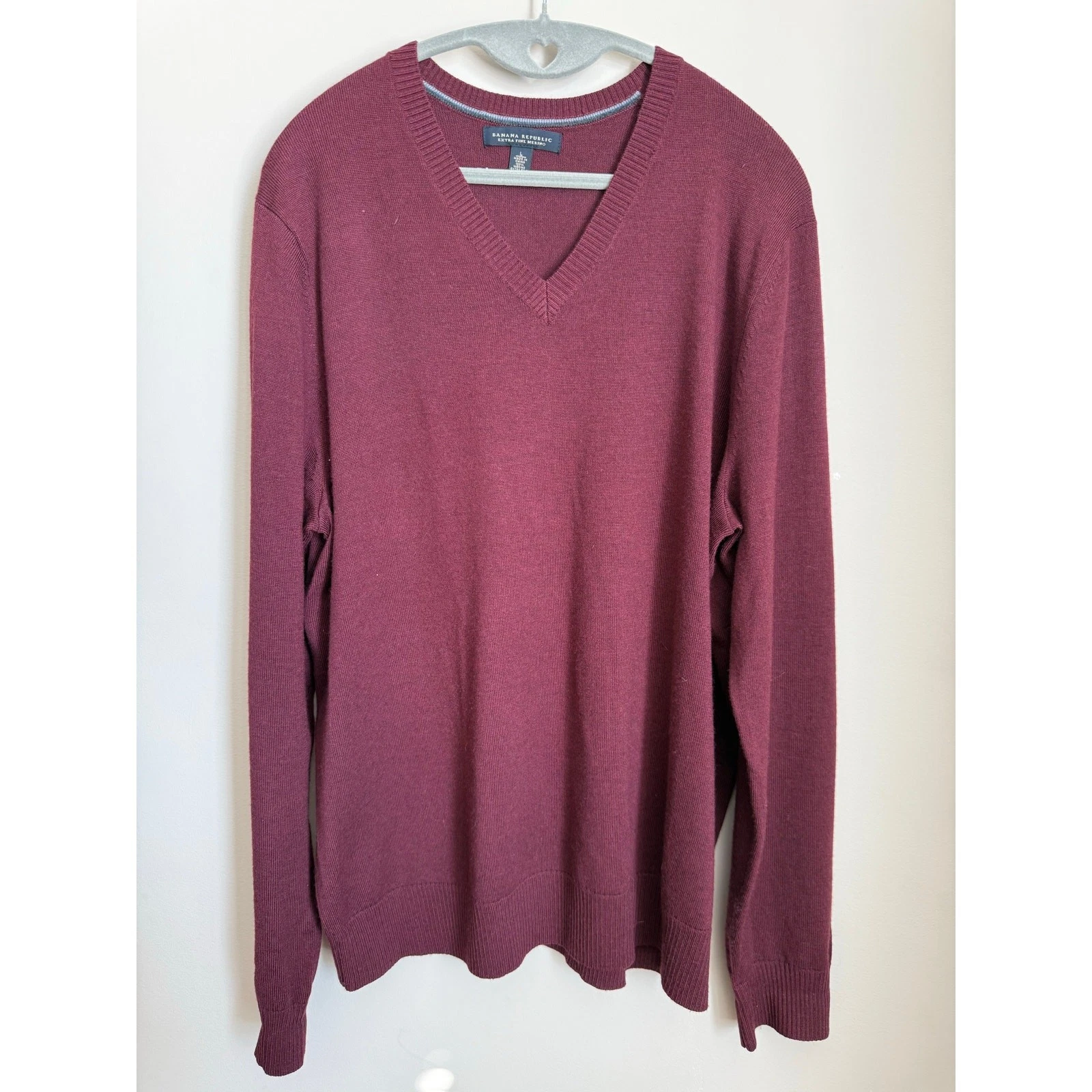 Banana Republic Extra Fine Merino Wool V-Neck Sweater Size Mens Large Burgundy