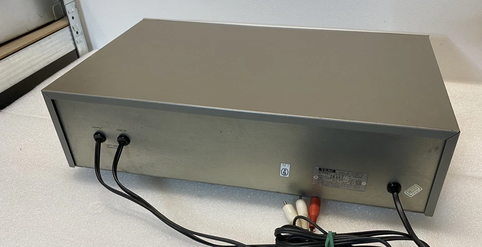 TEAC V40 Stereo Cassette Deck Funzionante - Immagine 4 di 4