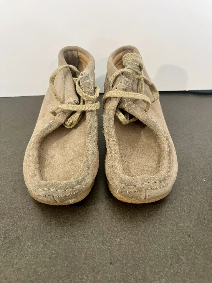 Clarks Wallabees Cuero Gamuza Marrón Niños Pequeños 7.5M/W Foto 2 de 4