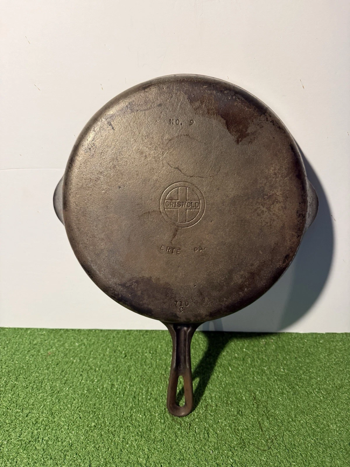 Vintage Griswold #9 Cast Iron Skillet Eric PA 710C