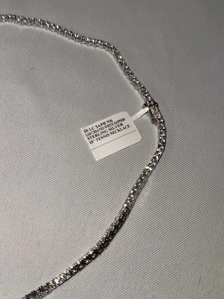 Collar de tenis de plata de ley con zafiro blanco creado en laboratorio Foto 2 de 3