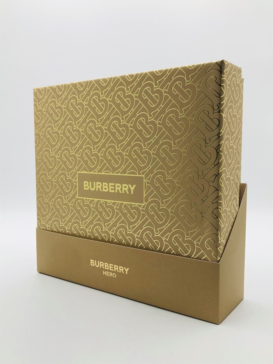 BURBERRY HERO 男性用ギフトセット Burberry Burberry Men's 3-Piece Burberry Hero Eau de