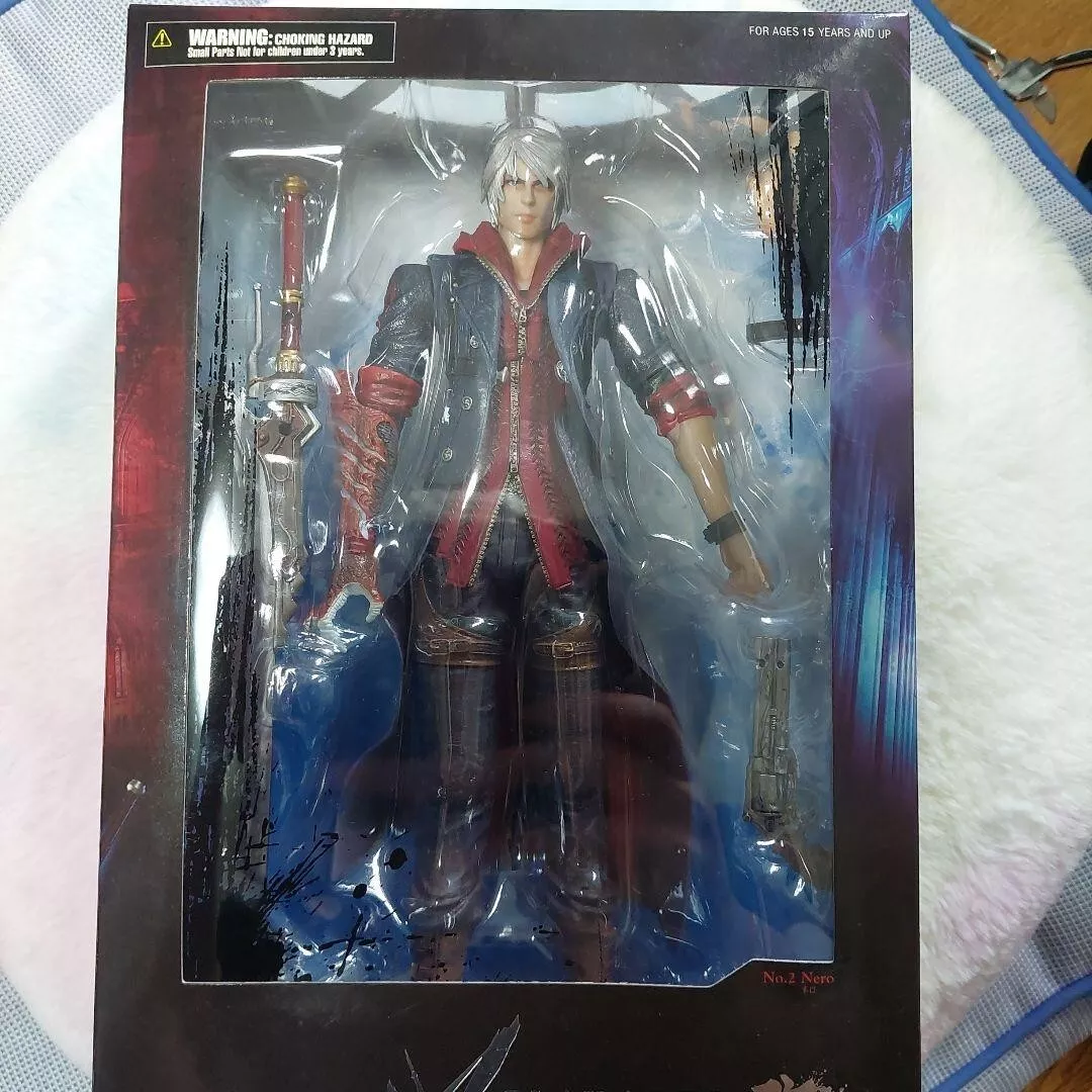 Devil May Cry 4 Play Arts Kai : NERO