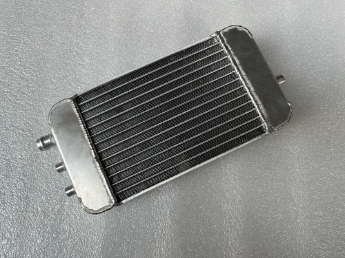 Radiador de aluminio Aprilia RX 50/SX 50;Derbi Senda 50 Gilera RCR 50 SMT 50-Q8 - Imagen 2 de 7