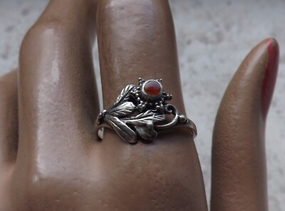 Toller älterer 925 Silber Ring ''Blätter'' mit kleinen roten Stein 58 RG 1,80 g