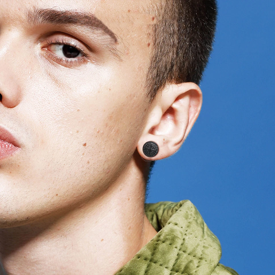 Aretes de brújula redonda vikinga de acero inoxidable Vnox para hombre hipoalergénicos Foto 4 de 4