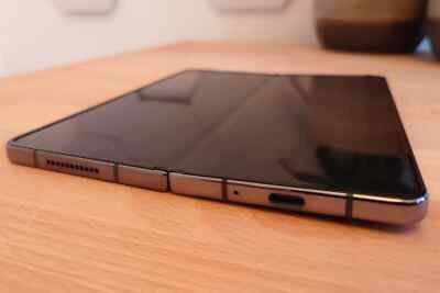 Samsung Galaxy Z Fold4 SM-F936B/DS - 1TB - Phantom Black (Unlocked