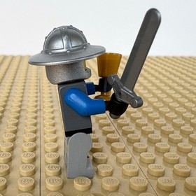 LEGO Castle: King's Knight Breastplate SWORD, cas520, 70401, GOLD GETAWAY, 2013