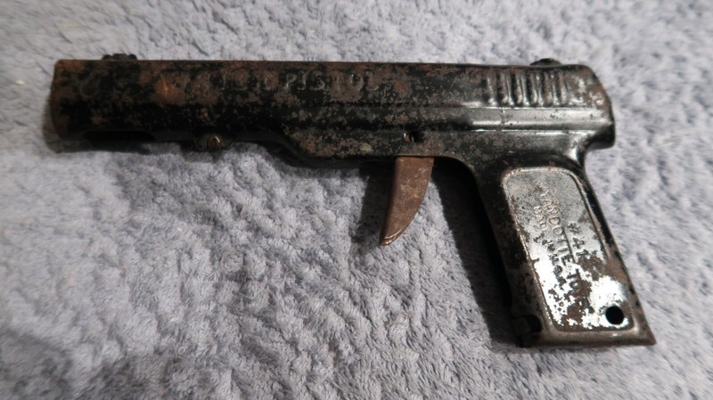 Toy Water Pistol "Tin" Wyandotte Toys # 41 U.S.A. Made   Black Color Not Tested