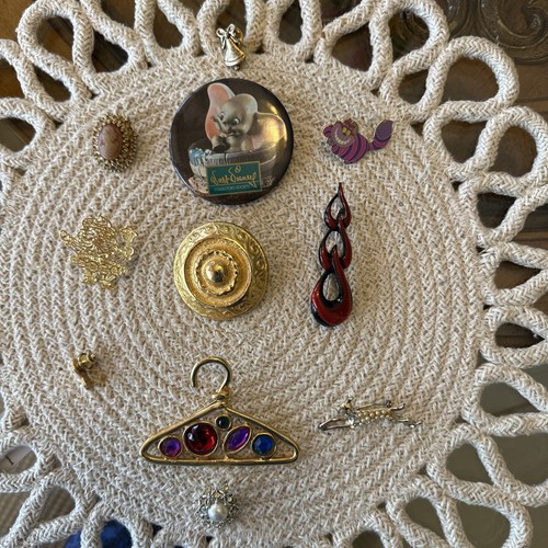 Lot Of 11 Vintage Brooch Pins Hanger Disney Sarah Cov Avon Shape Xmas
