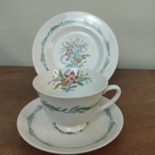 Trio tazze, piattini e piatti vintage anni '40, modello Royal Doulton "Fairfield", D6359