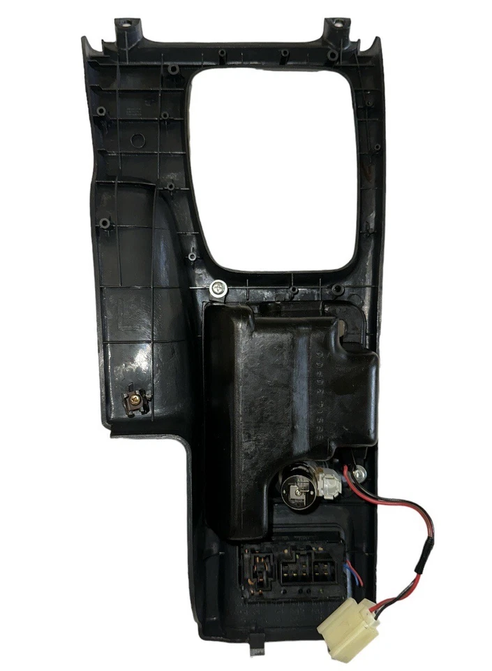 Bisel de ajuste de control central Nissan 300ZX 1990-1996 2+2 OEM. Negro. Descongelador. Foto 2 de 4
