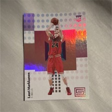Panini 2017-18 Status Lauri Markkanen Rookie Card #120 Chicago Bulls NBA