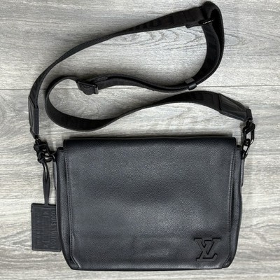 Louis Vuitton Aerogram Take Off Messenger Bag ' Black ' | GOOD CONDITION!