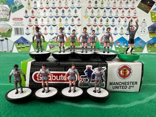 Subbuteo (LW) Premier League Team – MANCHESTER UNITED 2ND KIT Ref: 63771