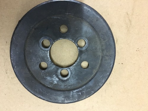 VW Golf  1,8  KR PL16v  Riemenscheibe Servo 027145255