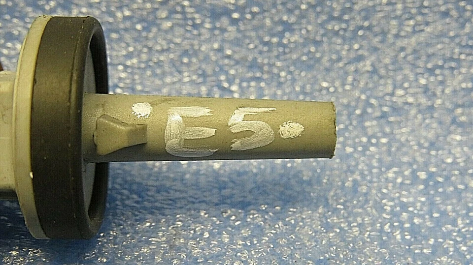 AUDI 100 A6 / VW Passat - Internal Temperature Sensor Sensor 4A0820539A HELLA... - Image 2 of 4