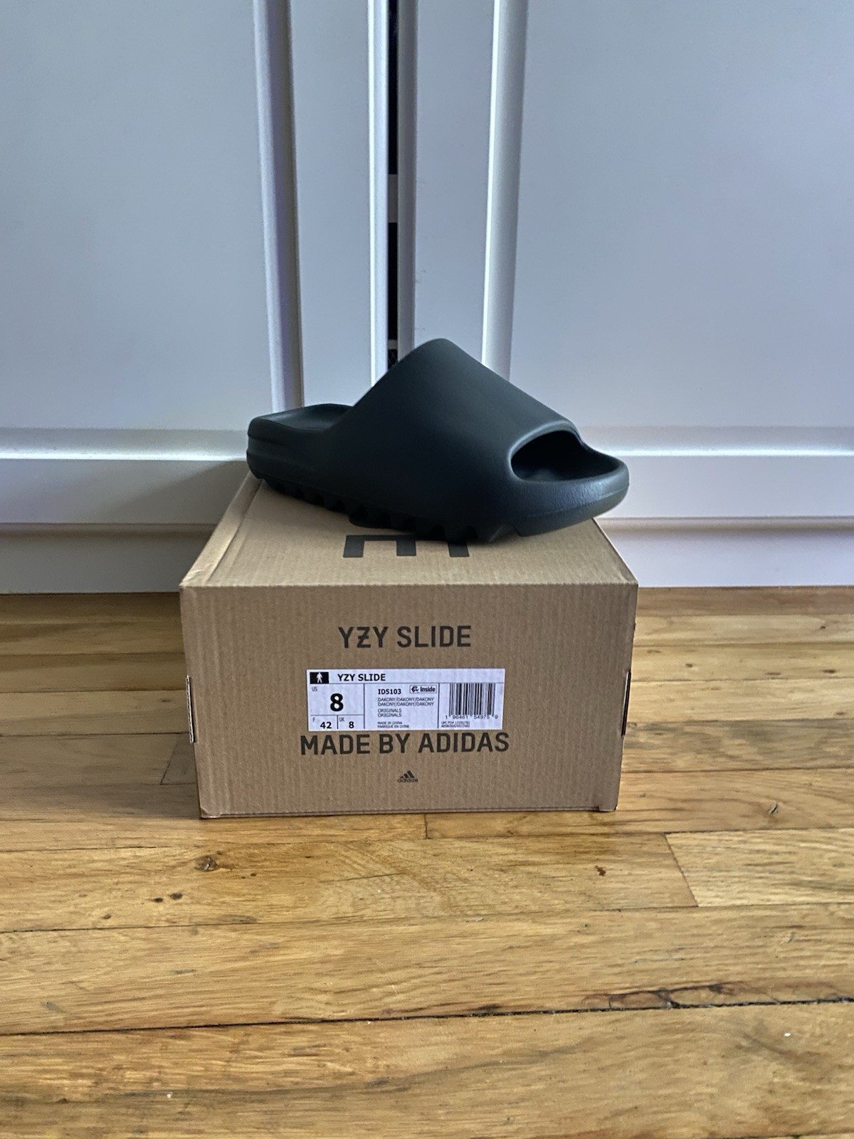 Size 8 - Adidas Yeezy Slide Dark Onyx  (100% AUTHENTIC FAST | FREE SHIPPING)