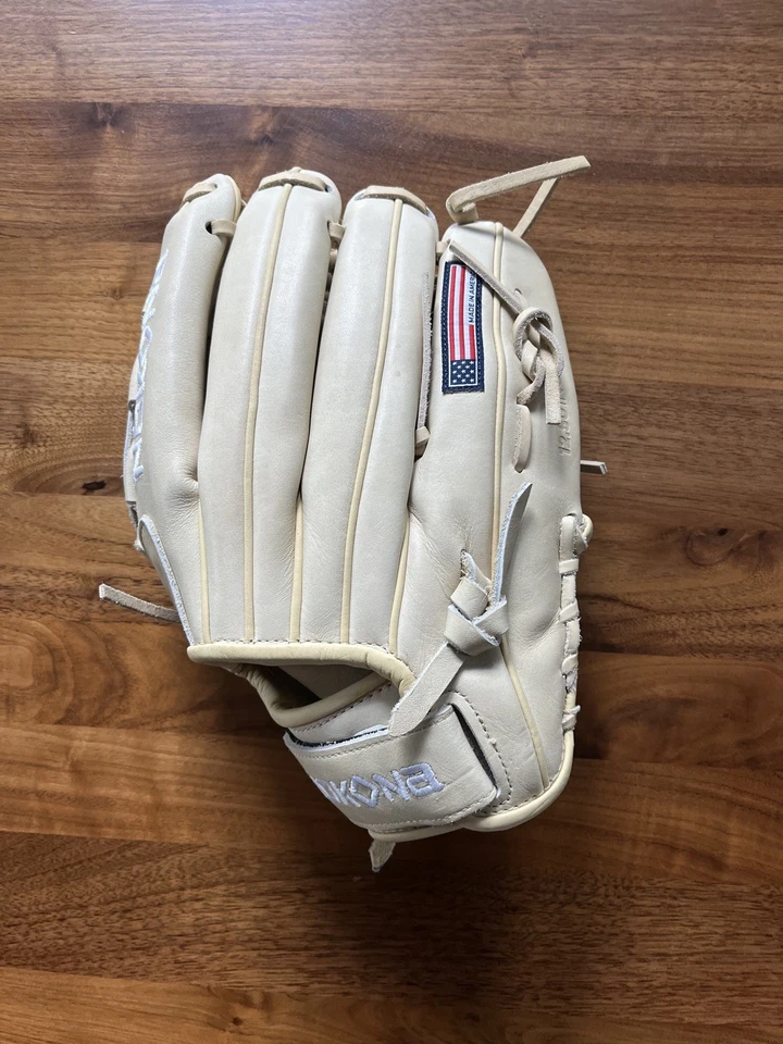 Guante Nokona Rubio 12.5" Web Cerrada Infield/Outfield A-V1250 (Tiro con la mano izquierda) Foto 2 de 4