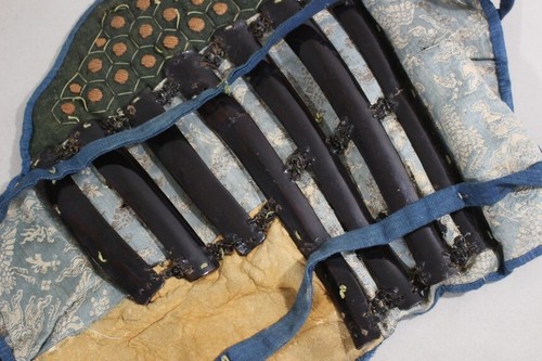 SANGU (kote,haidate,Suneate) of YOROI (armor) : EDO : kote 25.6 × 7.3 " 2.31kg - Picture 12 of 22
