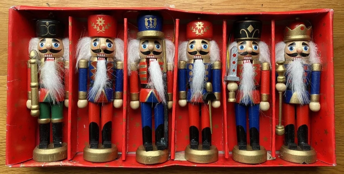 CHRISTMAS NUTCRACKERS 5