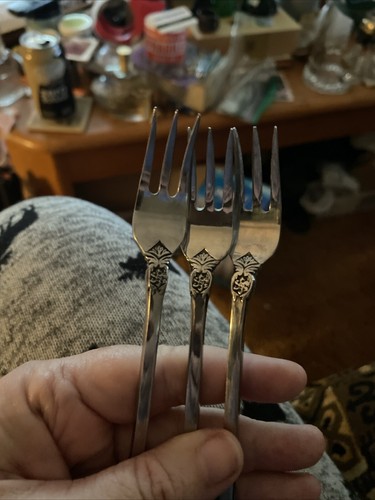 Rogers 18/8 Stainless Japan Imperial Rose Cocktail Forks (3) - Picture 14 of 17