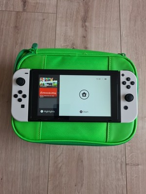 Nintendo Switch HAC-001(-01) Joy-Controller Bundle 32GB Handheld-Spielekonsole