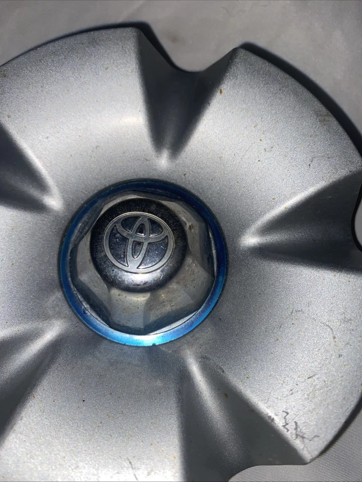 TOYOTA CELICA OEM TAPA CENTRAL DE RUEDA ACABADO PLATEADO 2000 2001 2002 2003 2004 2005 Foto 2 de 4