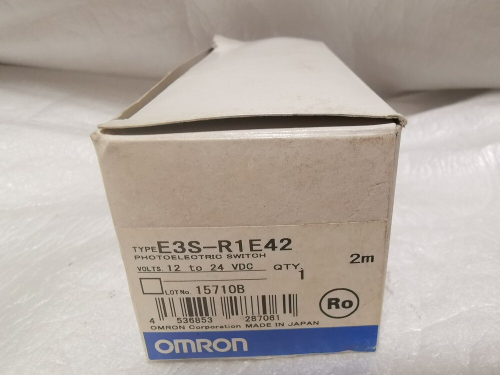 OMRON E3S-R1E42 2M Transparent Object Detection Photoelectric Sensor ...