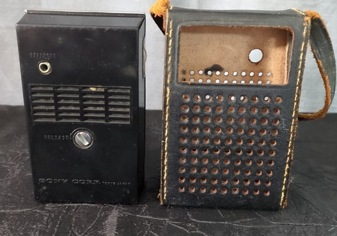 美品 1960年代初期製 可動品◆ソニー 8石トランジスタラジオ TR-826 世界を変えた「1955年のソニー製品」 | WIRED.jp