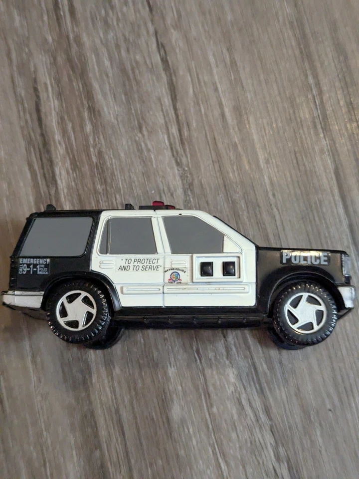 VTG 1993 Funrise USA Metro Police Unit 208 Toy Car Emergency 911 #18 *Broken* - Image 3 of 4