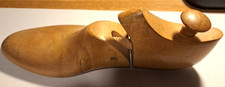 SHOE FORM - WOODEN Stretcher - Right - Sellwell LYNN Massachusetts - VINTAGE
