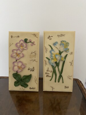 2 Kunstharz Wandtafeln blaue Iris rosa Orchidee Blumen Garten