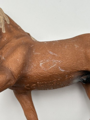 Schleich Model Horse Lot Of 4 With 1 Saddle, Palamino (some marking), Rest EUC - Picture 14 of 14