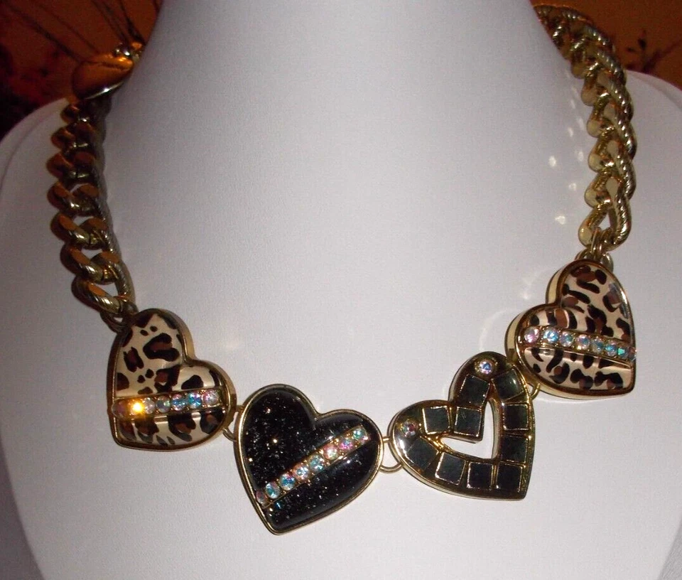 BETSEY JOHNSON RARE VINTAGE LEOPARD FOUR HEARTS STATEMENT NECKLACE PREOWNED - Image 2 of 4